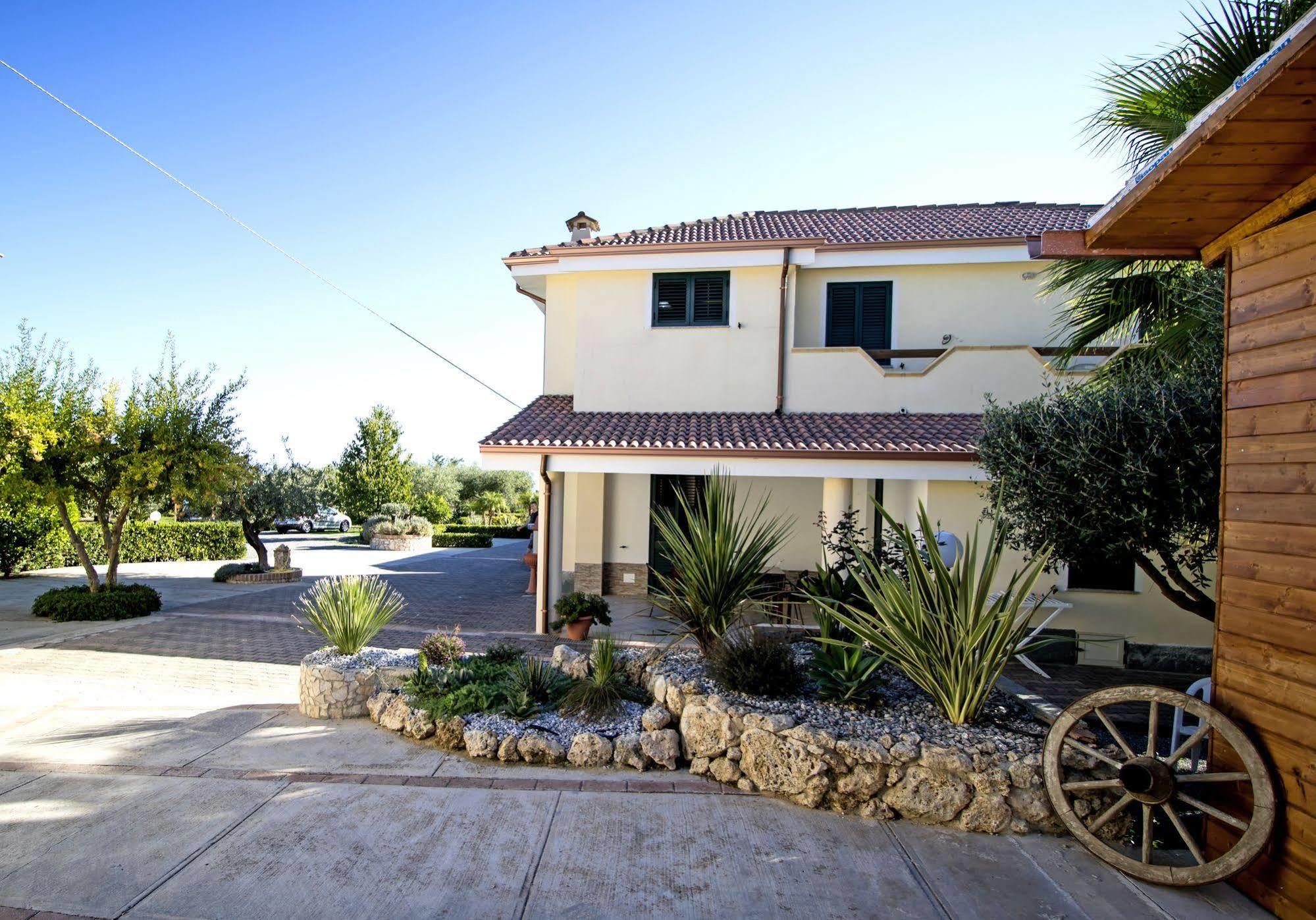 Villa Garden Drapia Luaran gambar